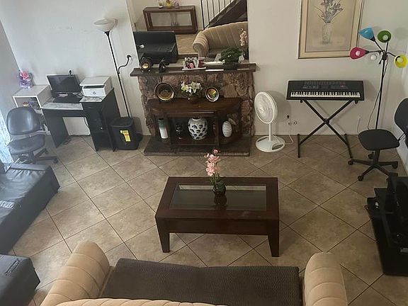 5th image of 120 Clark Ct