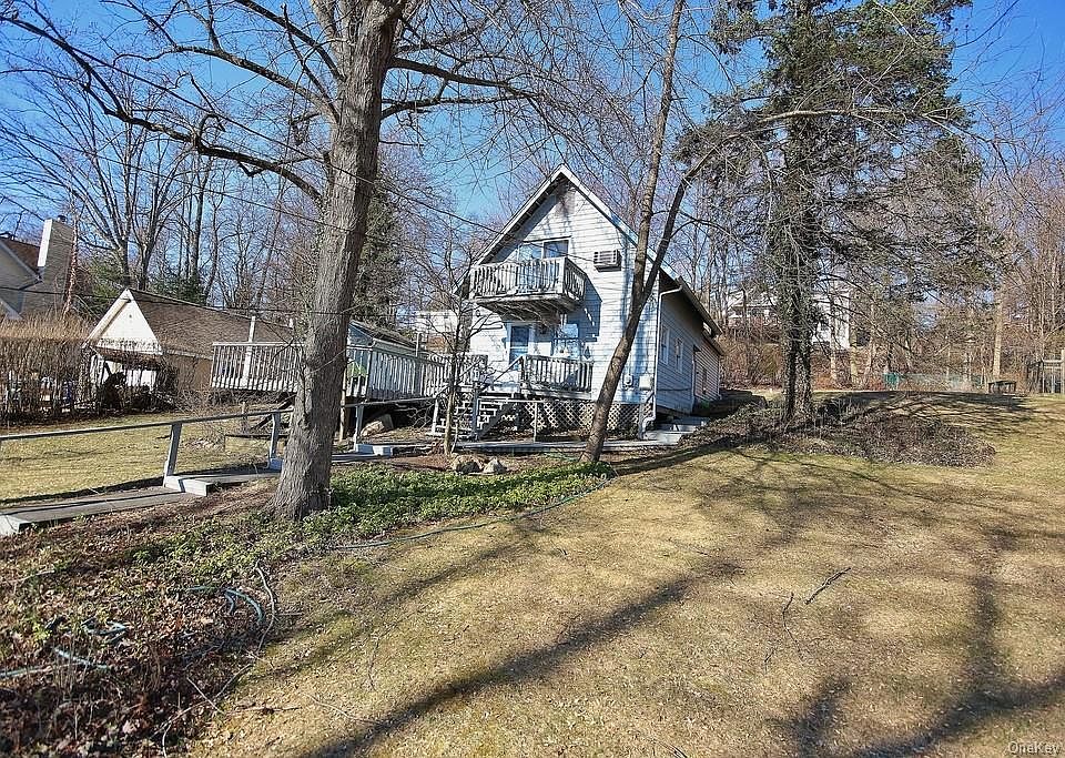 1st image of 15 Hansen Ave