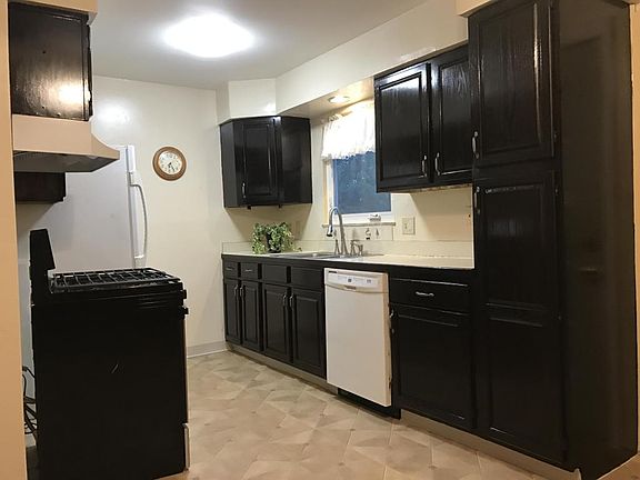 3rd image of 2589 Scott Ct