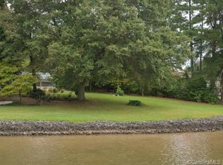 2958 Lake Shore Rd S, Denver, NC 28037