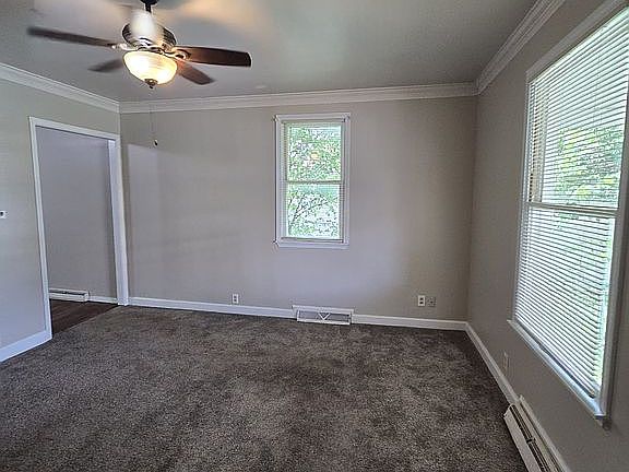 3rd image of 106 NE Chandler St