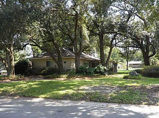 2nd image of 1002 Del Norte Cres
