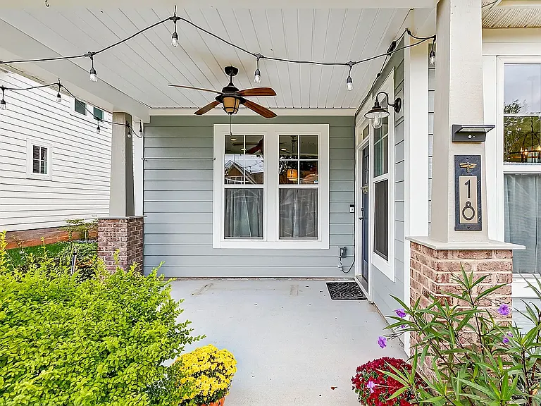 18 Cottage Knoll Cir — Photo 4