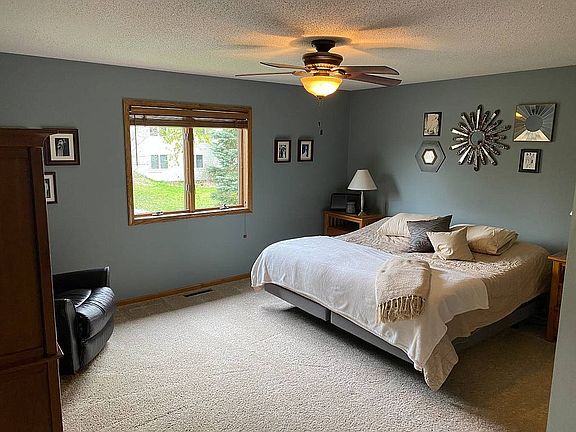 5th image of 812 Meadow View Dr