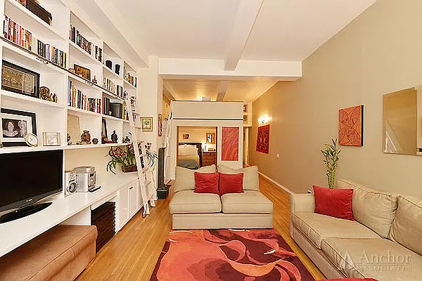 Sold by Anchor Associates | media 28