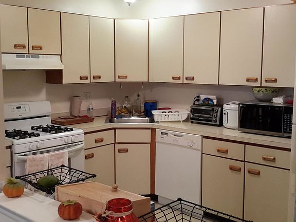 5th image of 706-2 Zlotkin Cir