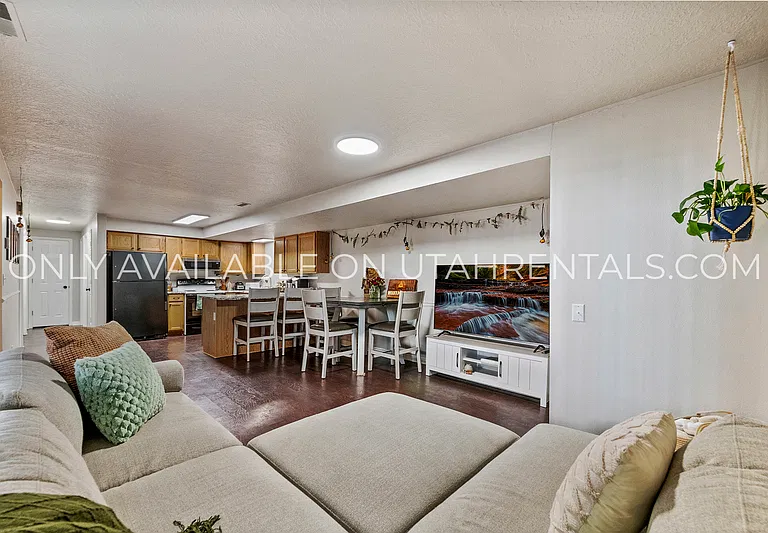 1660 Willowbrook Dr — Photo 6