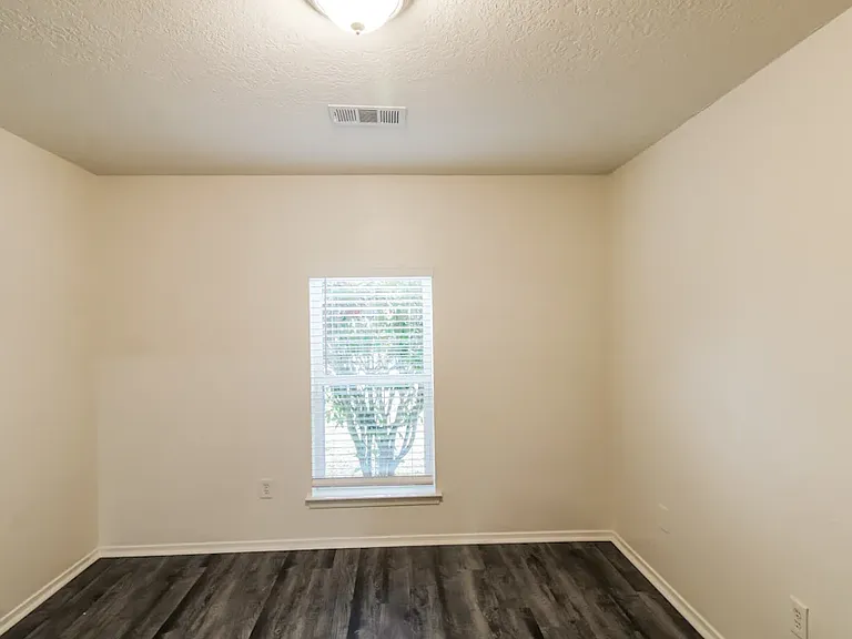 1100 Wadsworth St — Photo 4
