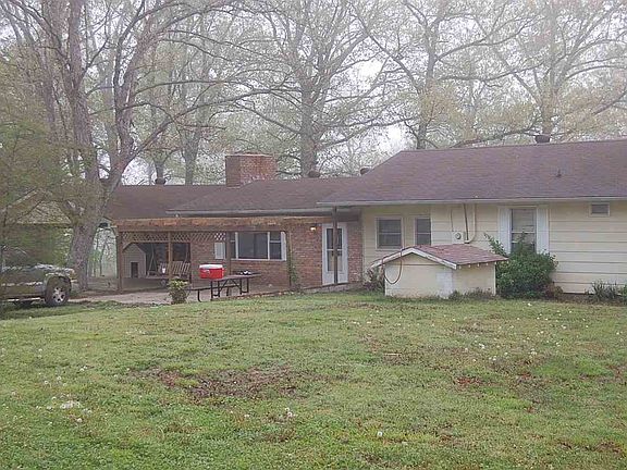 3rd image of 293 Heritage Ln