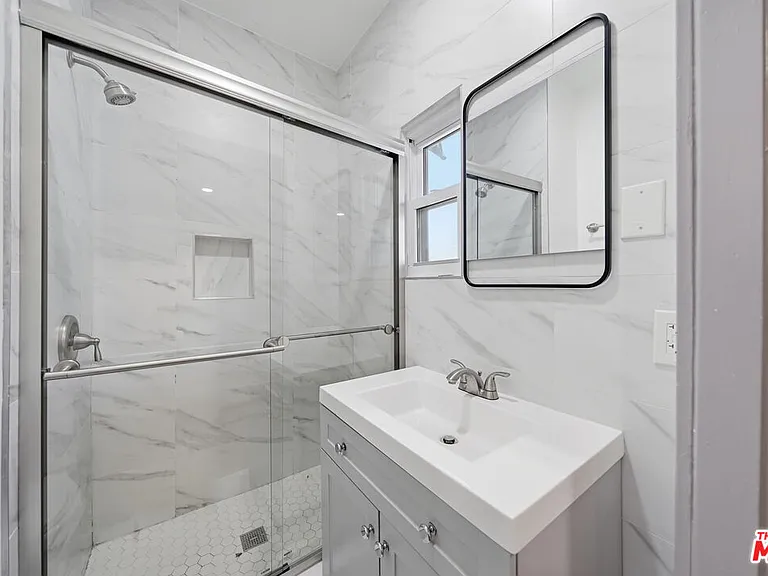 613 N Lucerne Blvd — Photo 5