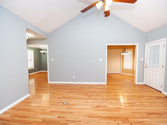 5th image of 350 Templeton Dr
