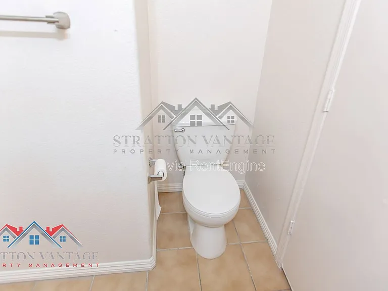 5706 N 74th Dr — Photo 24
