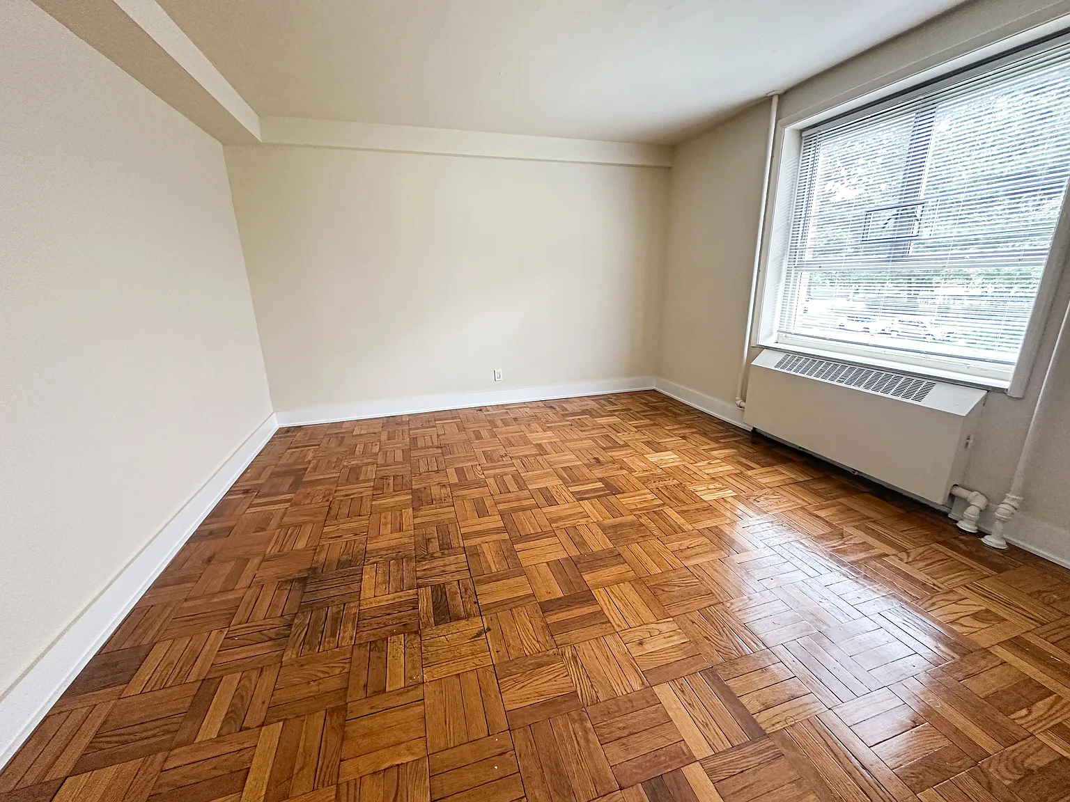 2 bed, 1000 sqft, $2,725 — Photo 4