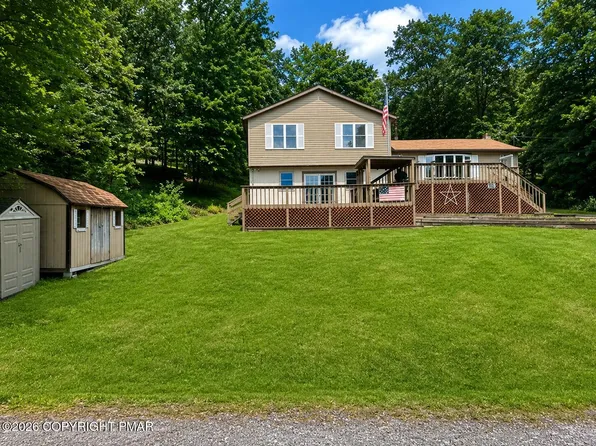 3207 Pine Ridge Dr, Bushkill, PA 18324