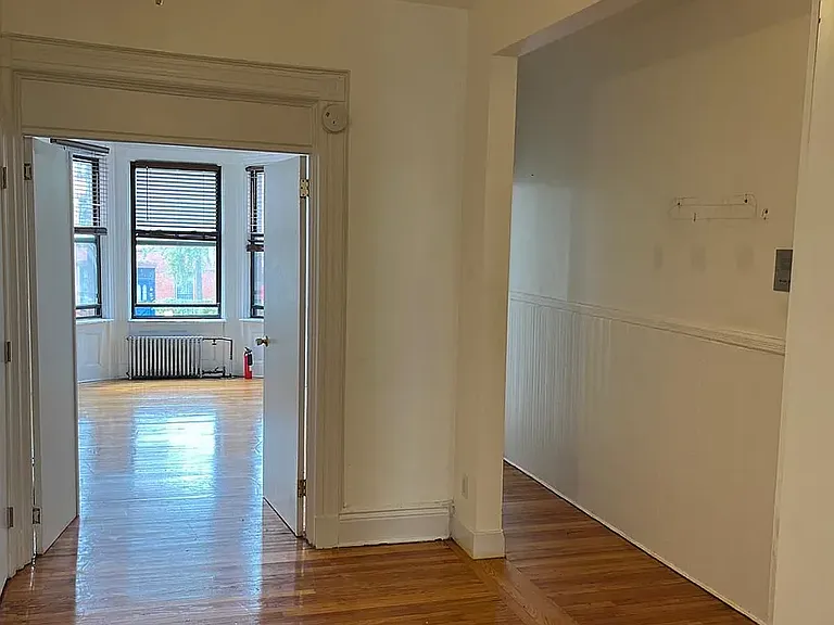 235 9th St #3 — Photo 4