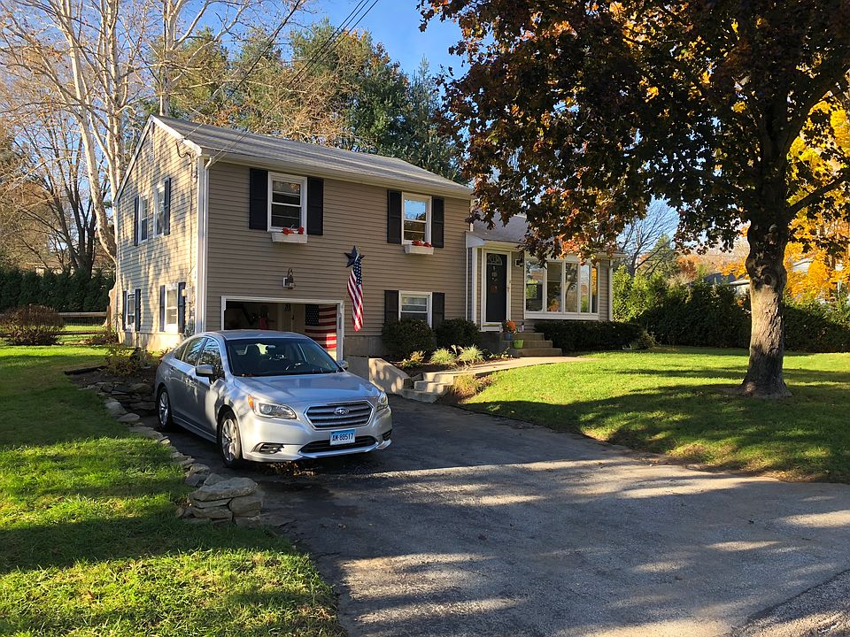 2nd image of 3 Meadow Wood Dr