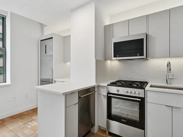 20 Exchange Place image 2 of 21