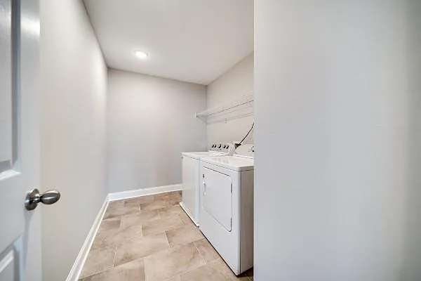 1398 Wentworth Dr — Photo 25
