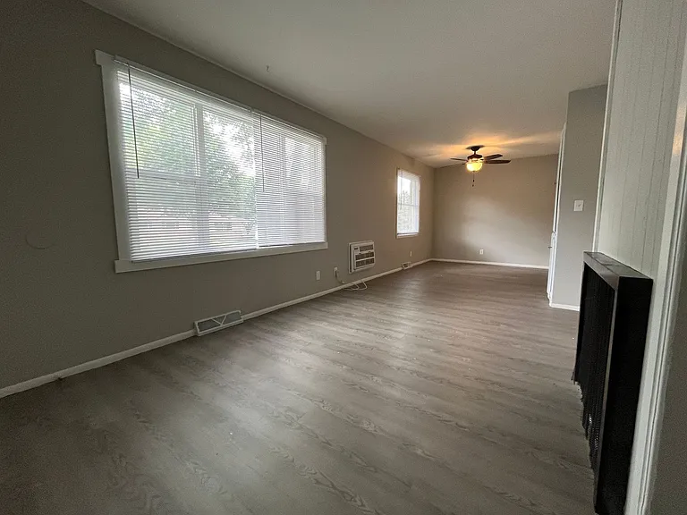 401-433 Donald Dr — Photo 16