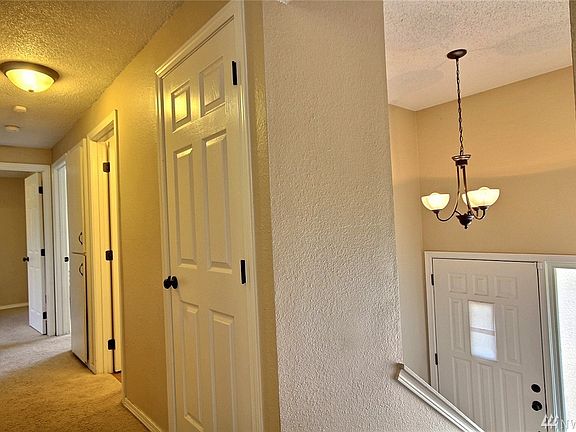 5th image of 17218 Spanaway Ln E