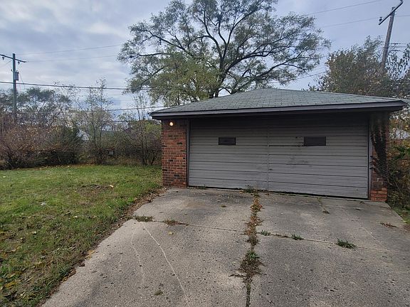 5th image of 19953 Wyoming Ave
