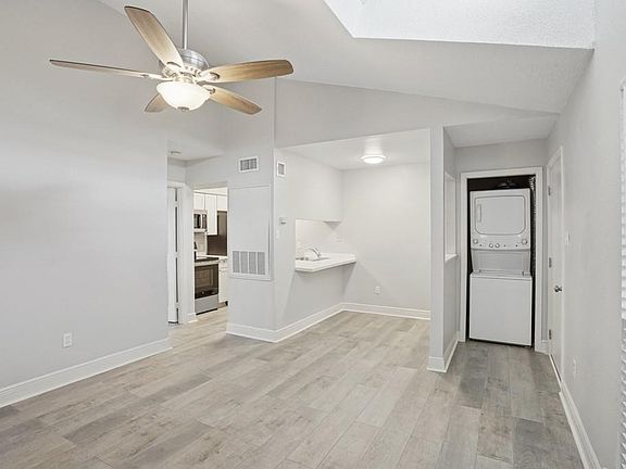 5th image of 4101 Hessmer Ave APT 312