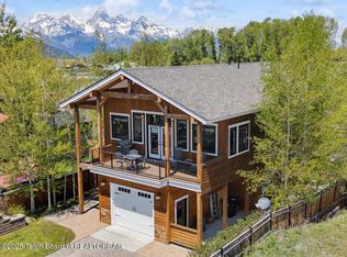 6895 E Little School Rd, Kelly, WY 83011