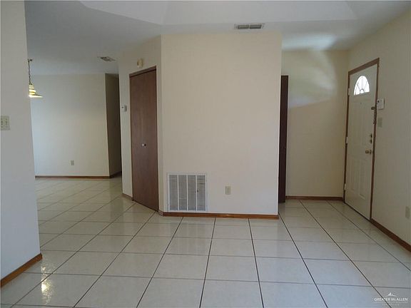 3rd image of 2811 Kellie Dr