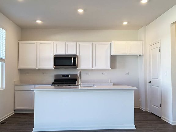 3rd image of 6801 Daly Ln