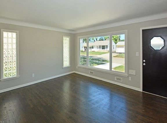 3rd image of 1611 Grovewood Ave