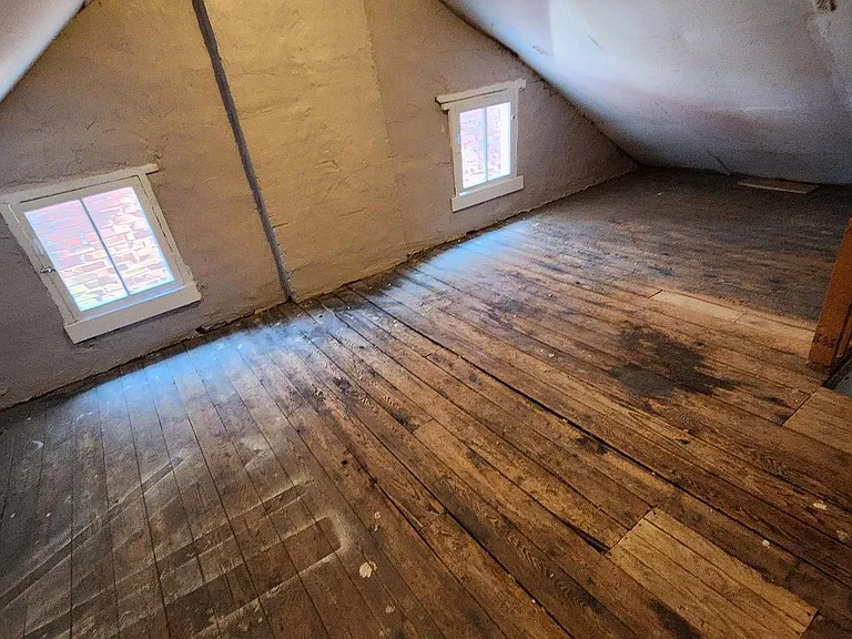 625 George St — Photo 26