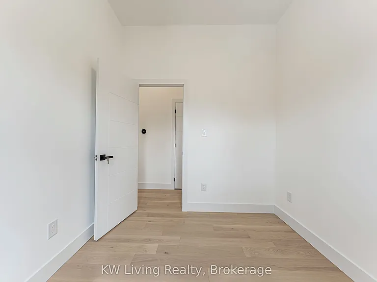 712 Eglinton Ave E — Photo 27
