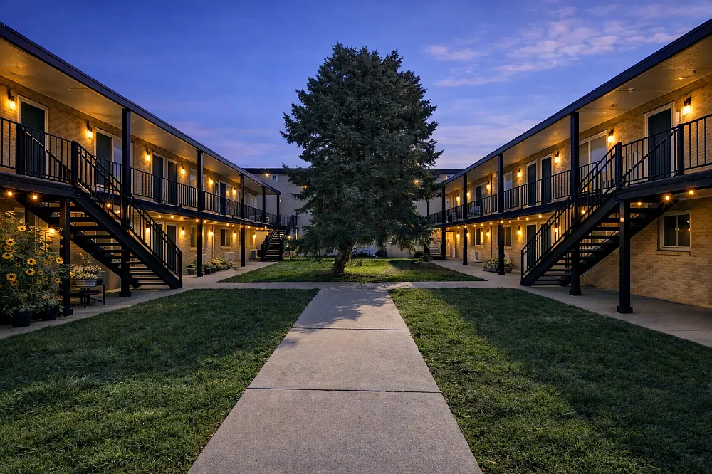 Kirkmoore Apartments — Photo 1