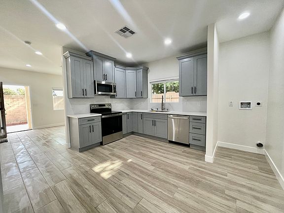 2nd image of 4747A Hazelbrook Ave