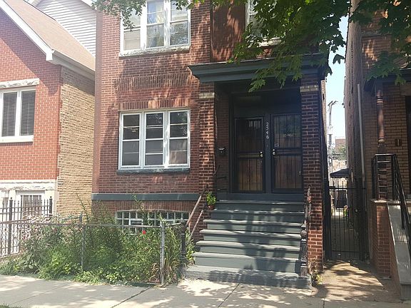 2nd image of 2546 W Superior St #1