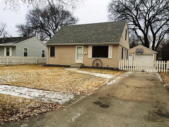 1st image of 826 18th St S