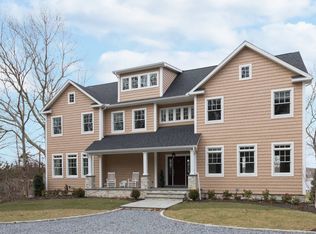 122 Hickory Ave, Southold, NY 11971