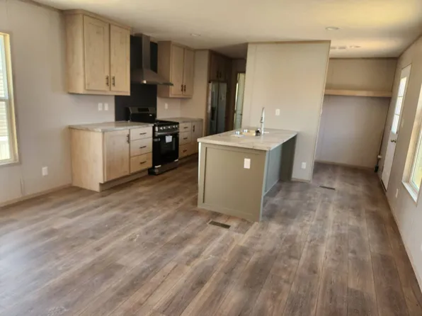 1400 E Roosevelt Ave Trailer 10, Grants, NM 87020