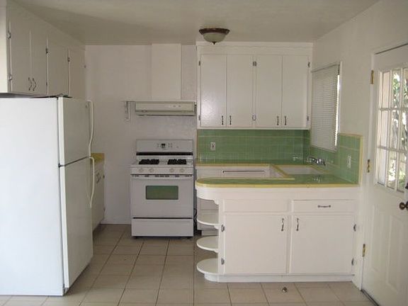 4th image of 5829 Arlington Blvd