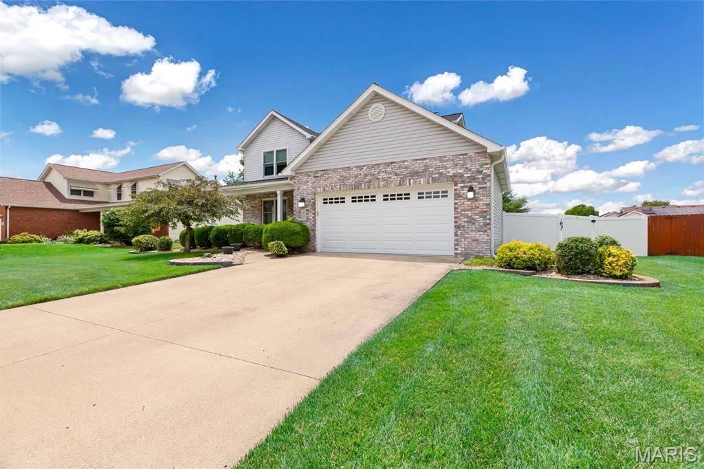 138 Emerald Way E, Granite City, IL - View 3