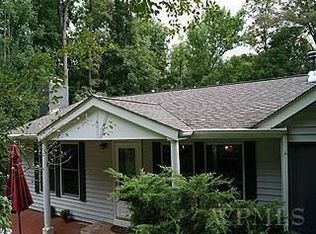 6 Hickory Ln, Pawling, NY 12564