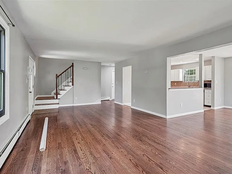 54 Capital Dr — Photo 25