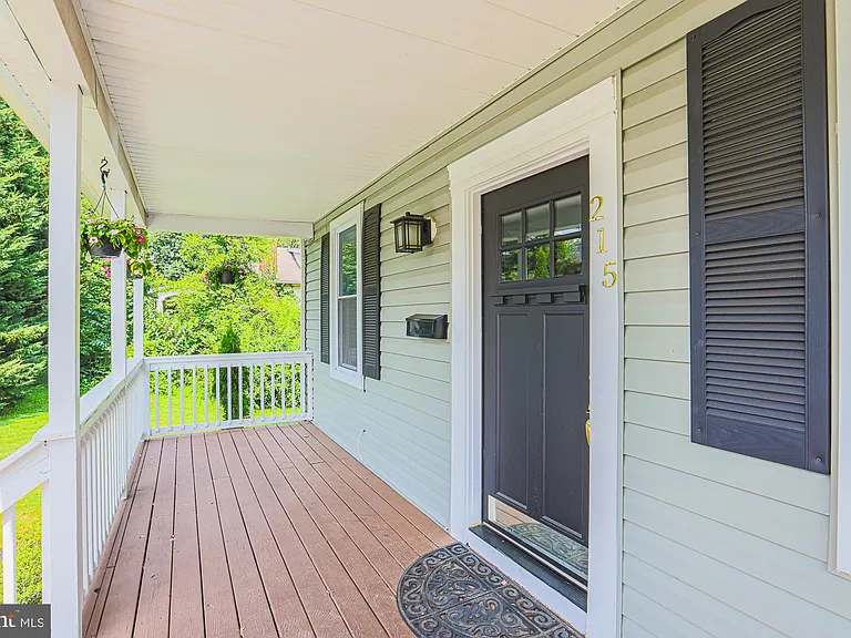 215 Clarendon Ave — Photo 15