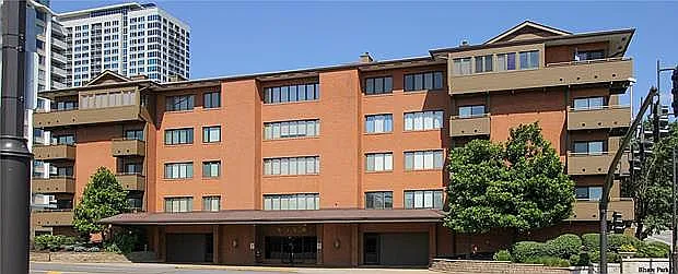 250 S Brentwood Blvd APT 1J photo 1