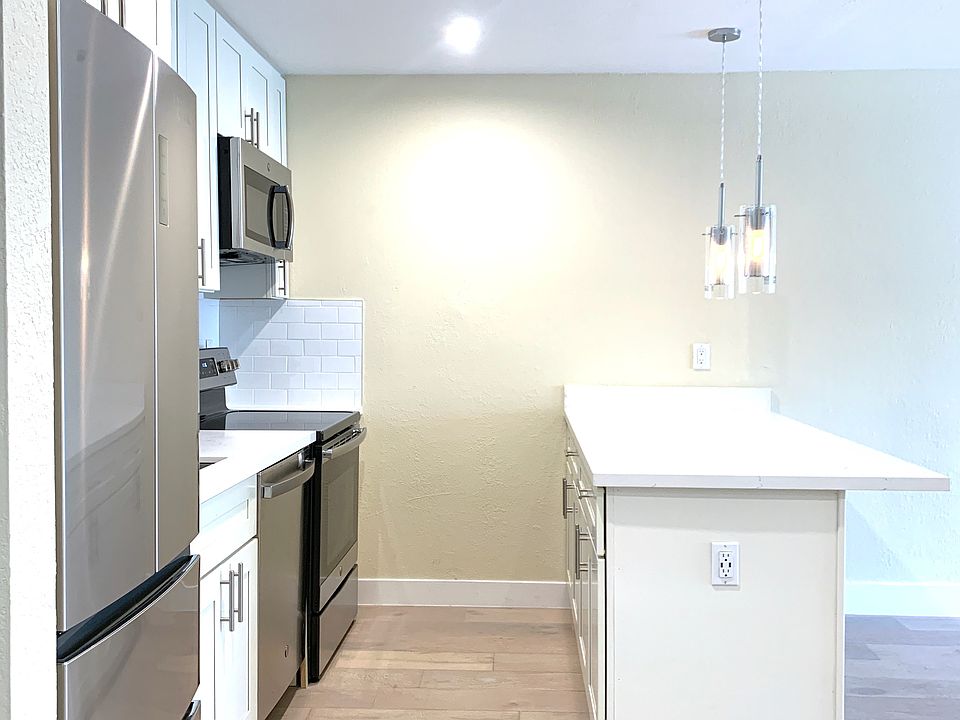 1st image of 315 Wayne Pl #201A