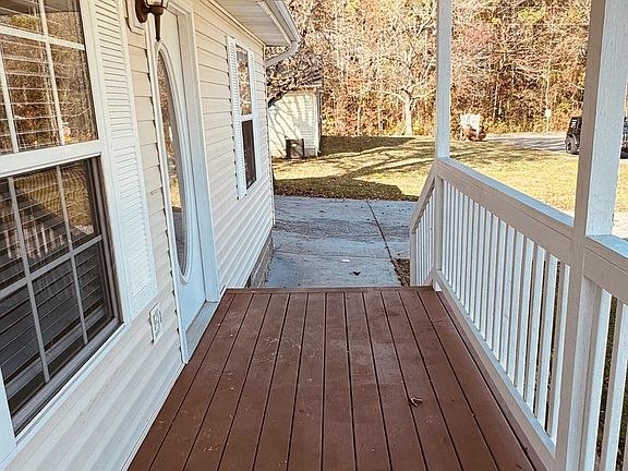 3rd image of 2745 Apple Orchard Dr NW