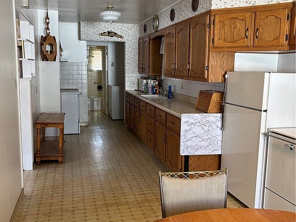 4th image of 1005 Avenue G