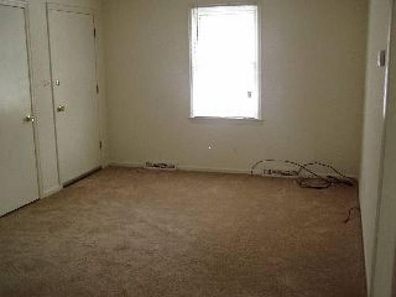 4th image of 17 Valleywood Dr APT B