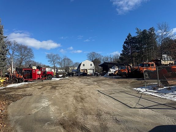 5th image of 2 Abbott Ave