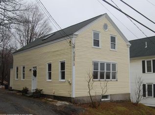 17 Winthrop St, Hallowell, ME 04347